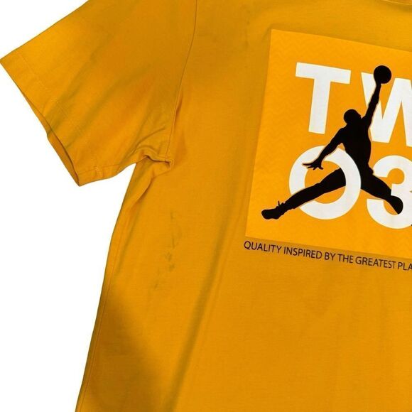 MENS JORDAN MJ LEGACY 2 TEE in Yellow university gold - Picture 8 of 8